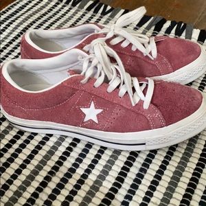 converse suede one stars- small stain pictured